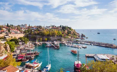 Akdeniz'de Üniversite Okumak İsteyenler İçin "Antalya"