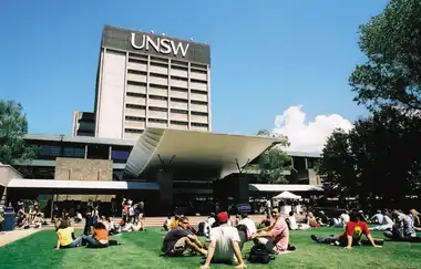 New South Wales Üniversitesi
