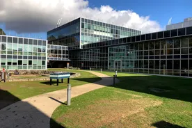 Insead Fontainebleau Üniversitesi