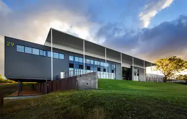 Canberra Üniversitesi