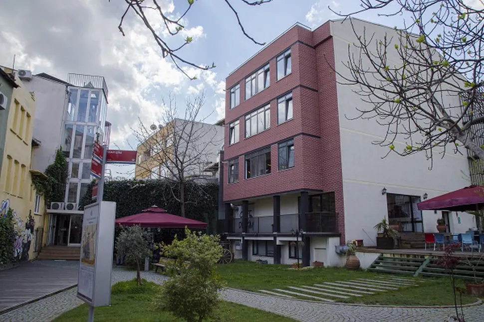 İstanbul Ayvansaray Üniversitesi'nde Ek Tercihlere %75 Burs Fırsatı!
