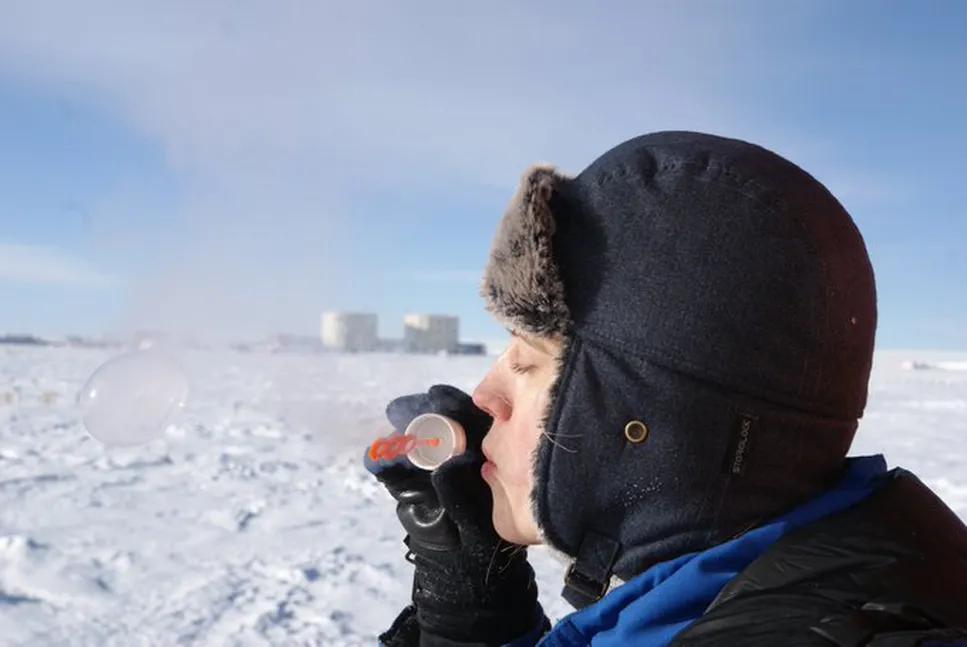 Antarktika'da -70 Derecede Yemek Pişirmeye Çalışmak ve Ortaya Çıkan Sonuçlar!