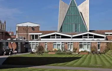 Canterbury Christ Church Üniversitesi