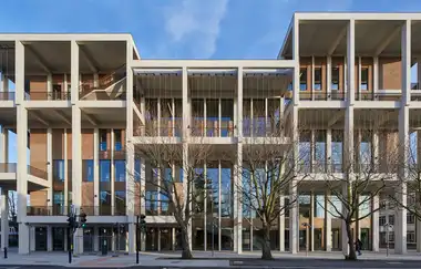 Kingston Üniversitesi