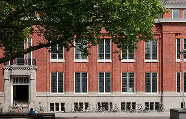 Erasmus Üniversitesi Koleji