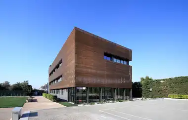 Metropolitan College