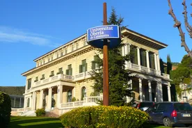 Catalonia Açık Öğretim Üniversitesi