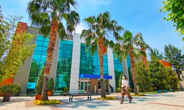 Yaşar Üniversitesi’nde Geleceğin Meslekleri Sizi Bekliyor!