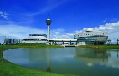 Shinawatra University