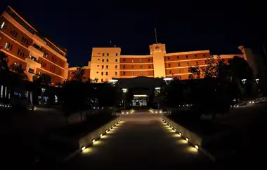 İzmir Ekonomi Üniversitesi