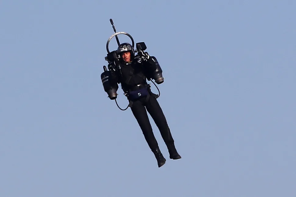 ABD'de Pilotların "Uçan Adam" Olarak İddia Ettiği "Jetpack Man" Nihayet Görüntülendi!