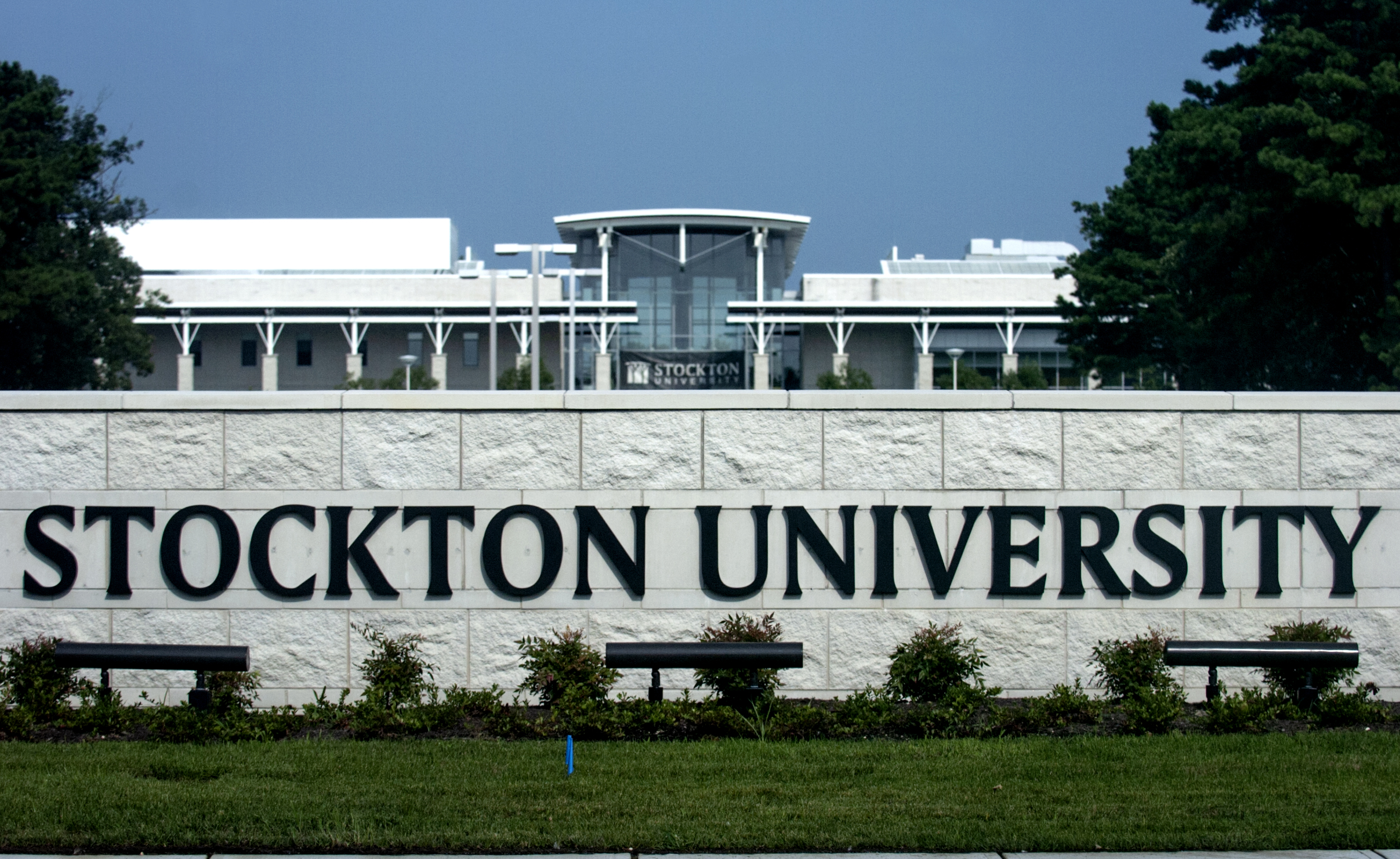 Стоктон. Стоктонский университет (Нью -джерси, США). Stockton University. Stockton фото надпись.