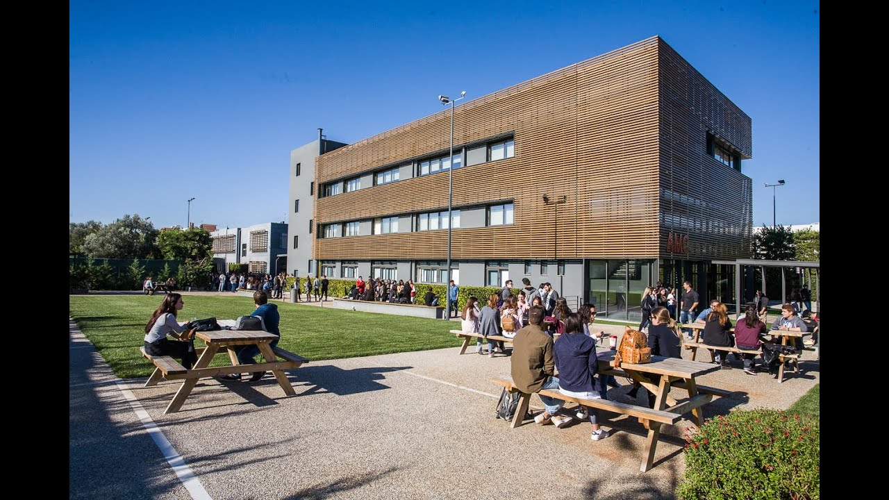 Metropolitan College