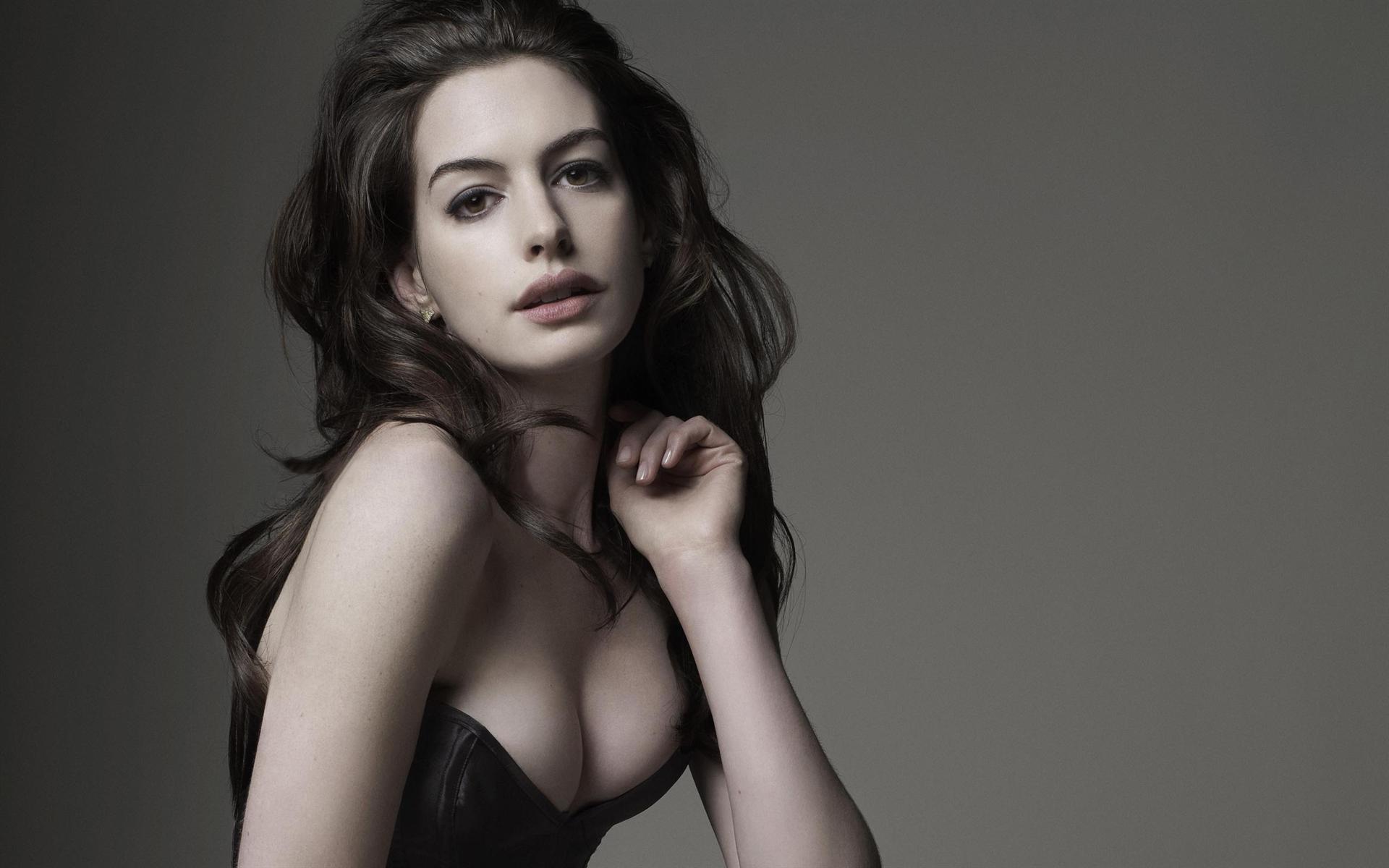 Anne Hathaway