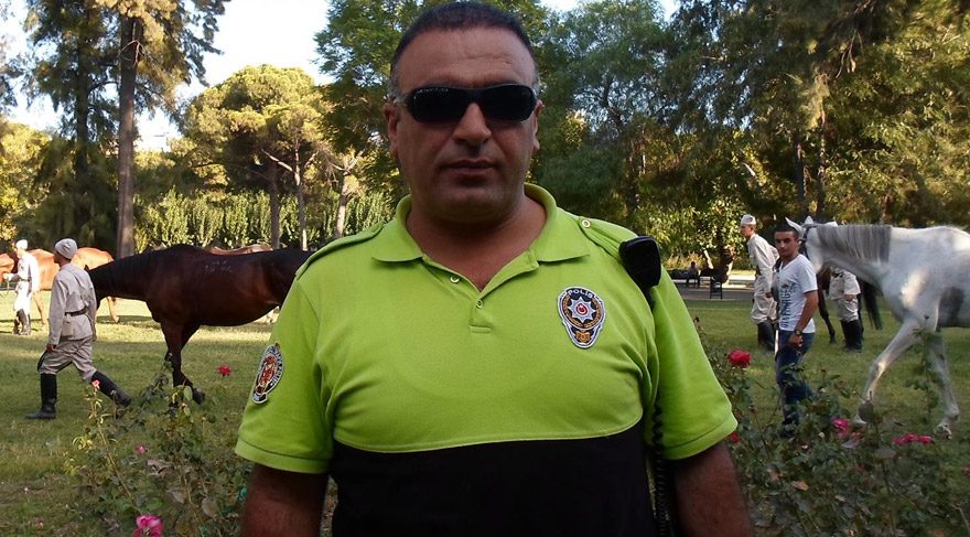 Fethi Sekin Bayraklı