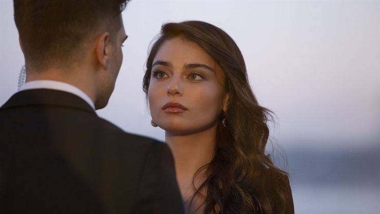 ayça ayşin turan , hakan muhafız dizisi oyuncuları hangi üniversitelerden mezun?