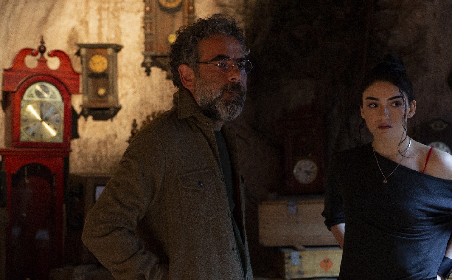 Yurdaer Okur - the protector dizisi oyuncuları hangi okullardan mezun?