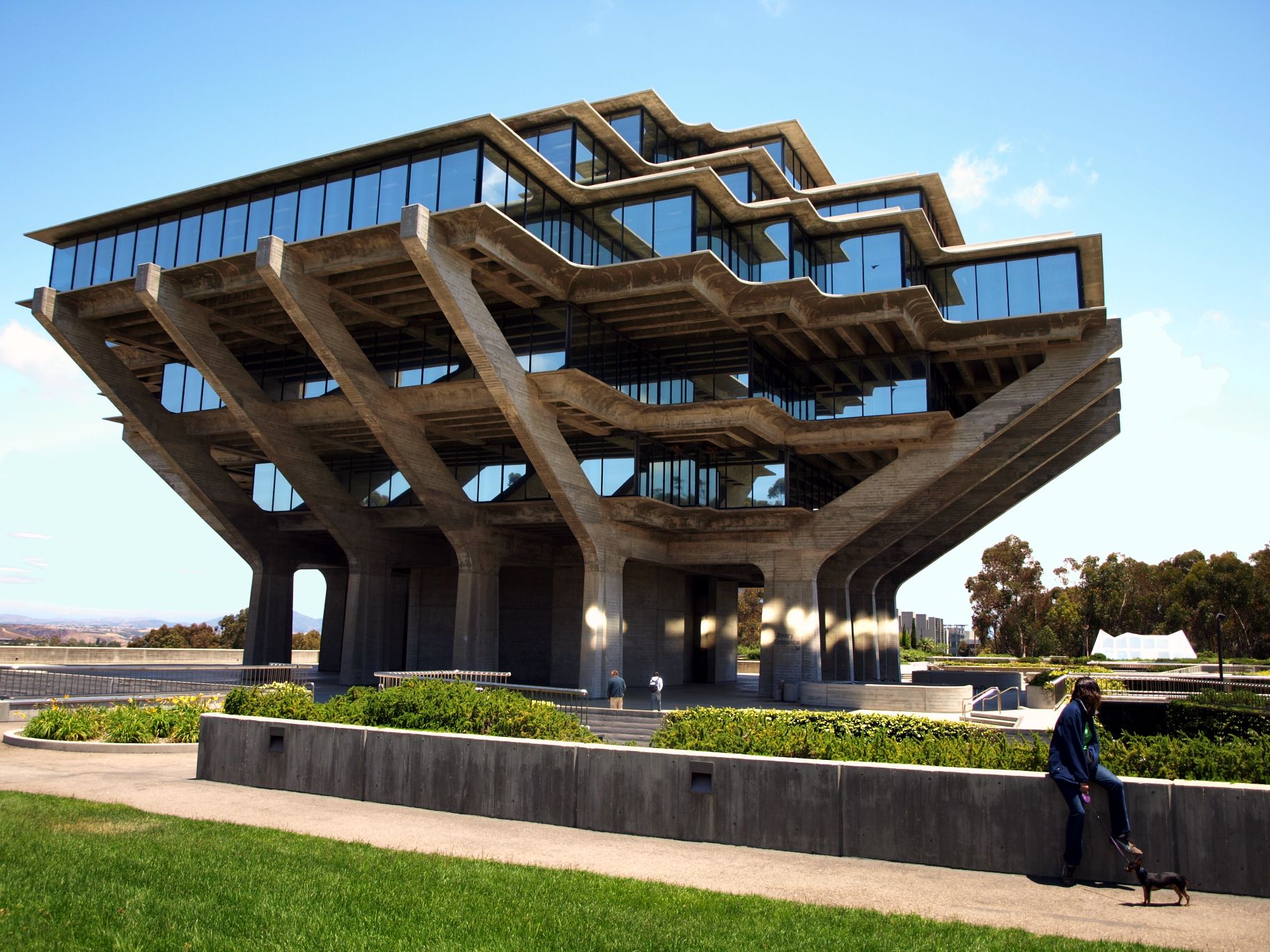 5- Geisel Kütüphanesi