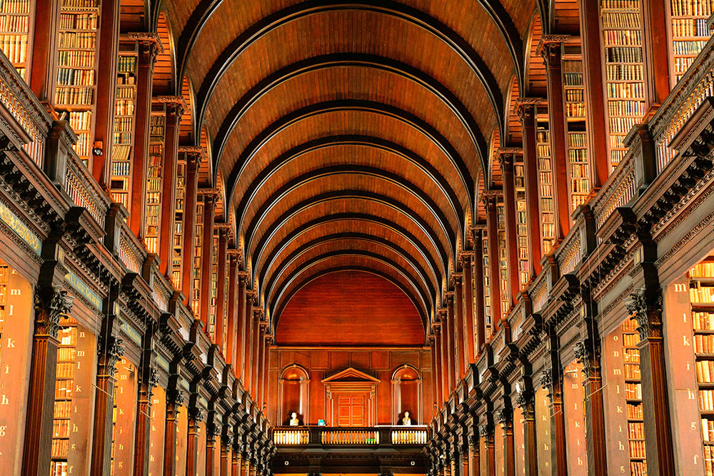2- Trinity College Kütüphanesi