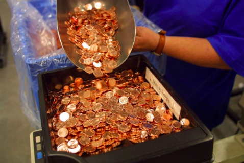 "Eğer adil ve haksız madeni paraların karışımı olan bir kavanoz verilirse, birini bir kez çekip 3 kez çevirirseniz ve belirli kafa kafaları kuyruklarını alırsanız, adil veya haksız yere çıkma şansınız nedir? madeni para?"